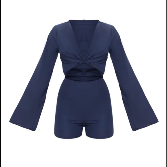 NWOT Pretty Little Thing Navy Bell Sleeve Romper in size 6 - Picture 2 of 8